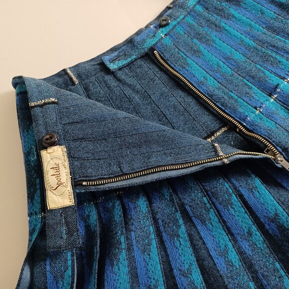Sportrite Vintage Reversible Wool Pleated Midi Skirt - Picture 8 of 12